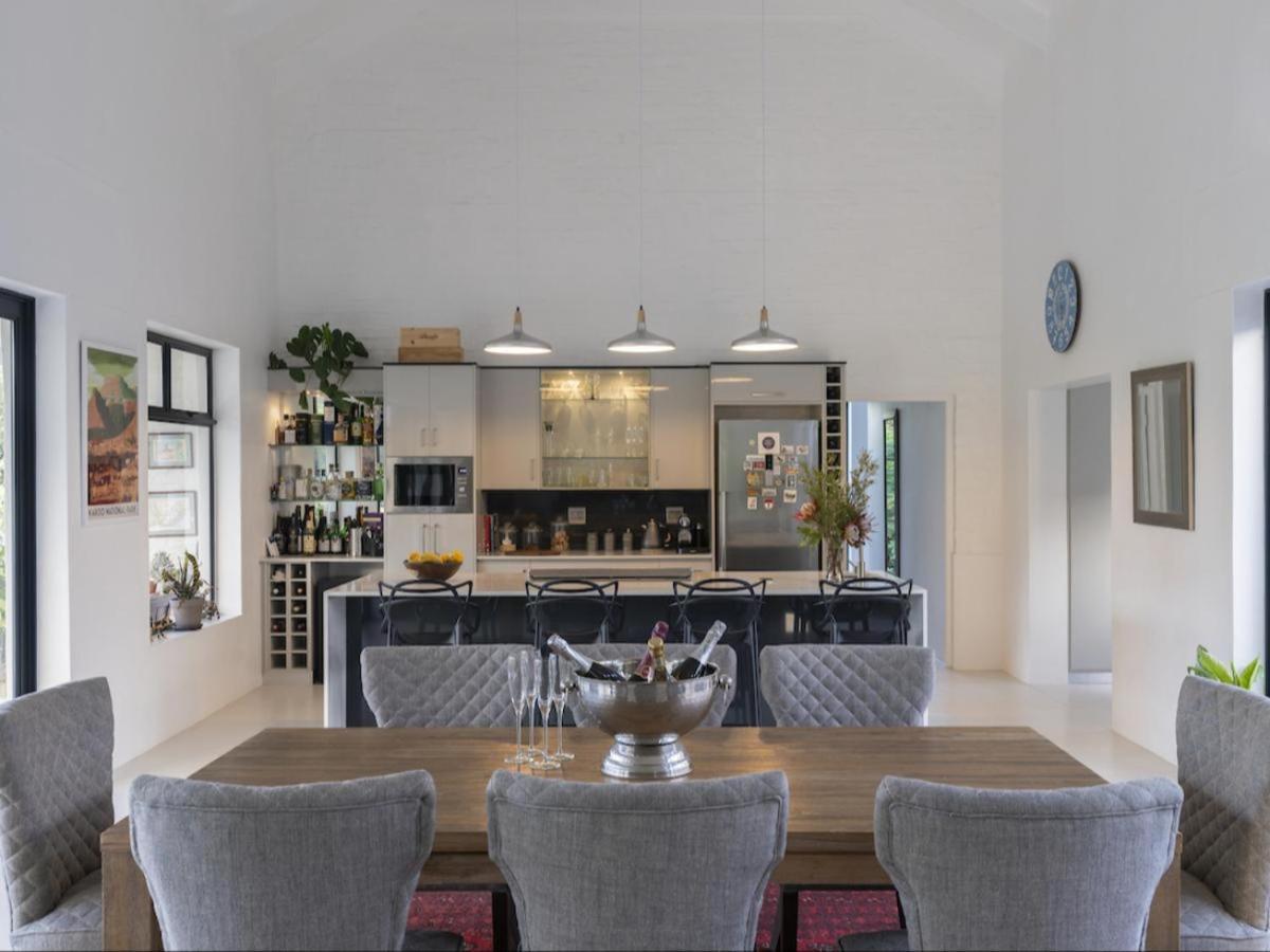 Magnifik Montagu Villa Екстериор снимка
