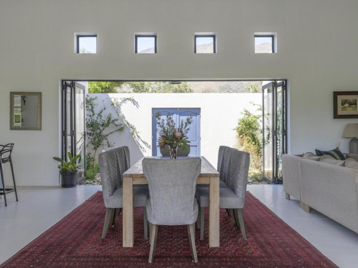 Magnifik Montagu Villa Екстериор снимка